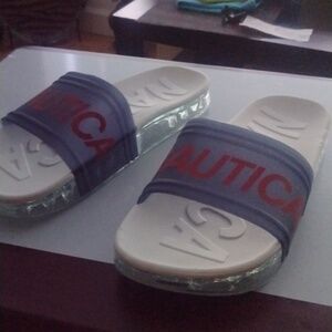 Nautica slides